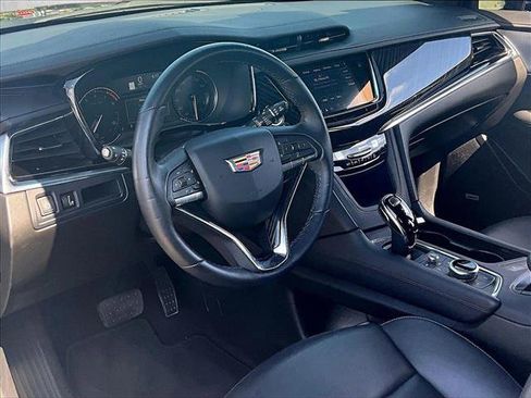 Used 2025 Cadillac XT6 Premium Luxury FWD image 14