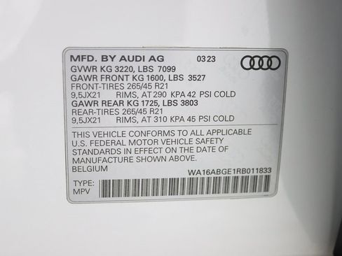 Used 2024 Audi Q8 e-tron Prestige image 43