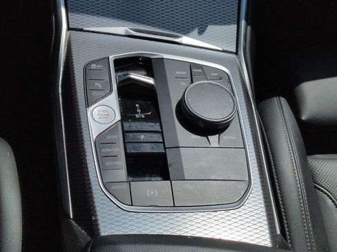Certified 2025 BMW 330i Sedan w/ M Sport Package RWD image 25