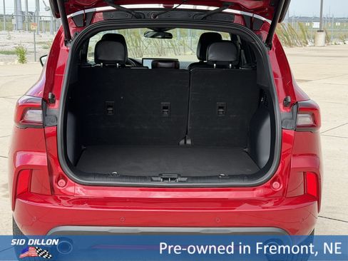 Used 2023 Ford Escape ST-Line w/ Tech Pack #1 AWD/4WD image 5