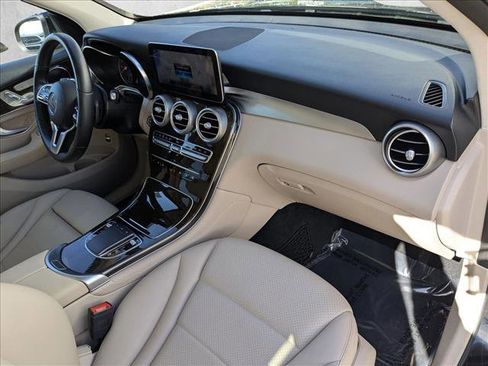 Used 2020 Mercedes-Benz GLC 300 4MATIC image 24