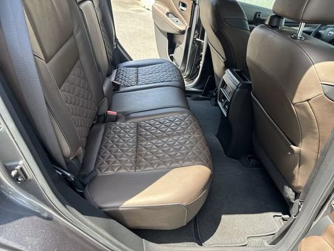 Used 2020 Nissan Murano Platinum FWD image 11