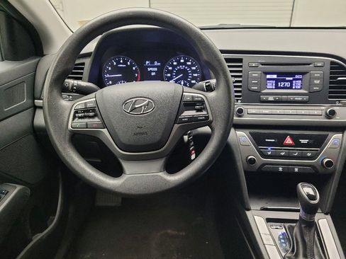 Used 2018 Hyundai Elantra SE FWD image 22