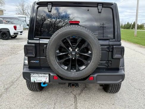 Used 2023 Jeep Wrangler Unlimited Sahara w/ Cold Weather Group image 11