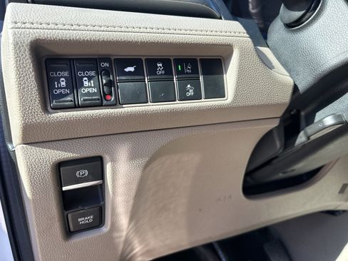 Used 2018 Honda Odyssey EX-L image 13