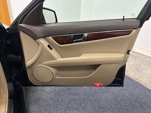 Used 2011 Mercedes-Benz C 300 4MATIC Sedan image 18