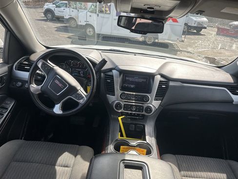 Used 2017 GMC Yukon SLE w/ SLE Value Package image 10