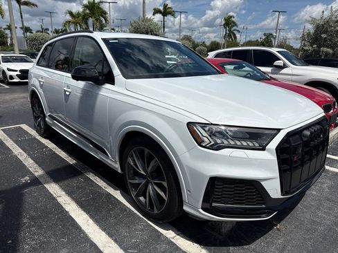 Used 2023 Audi SQ7 Prestige w/ Prestige Package AWD/4WD image 3