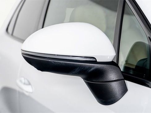 Used 2022 Porsche Cayenne S image 22