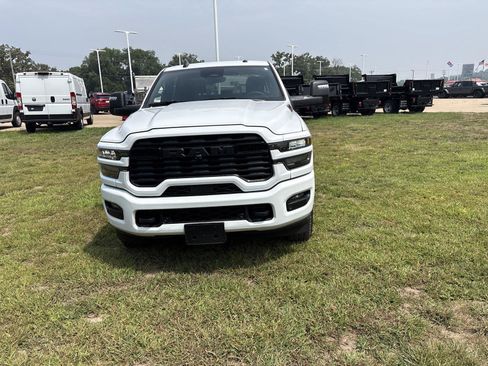 Used 2025 RAM 2500 Big Horn AWD/4WD image 2