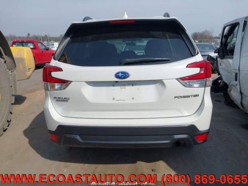 Used 2020 Subaru Forester Premium AWD/4WD image 9