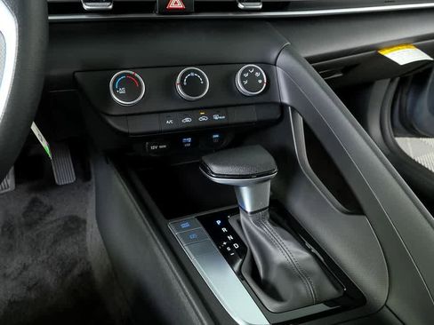 New 2026 Hyundai Elantra SE image 39