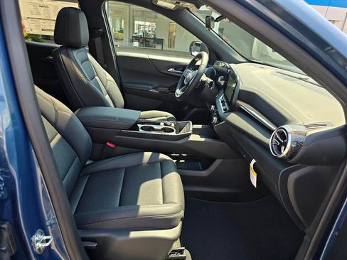 New 2026 Chevrolet Equinox LT FWD image 13