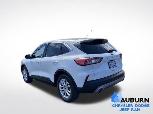 Used 2022 Ford Escape SE FWD image 5