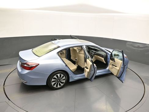 Certified 2017 Honda Accord Touring image 44