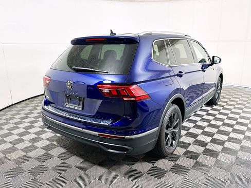 Used 2024 Volkswagen Tiguan SE FWD image 3