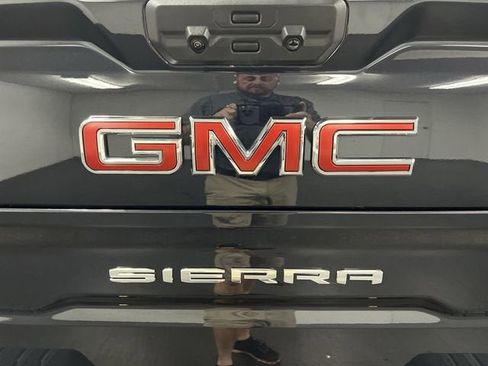 Certified 2023 GMC Sierra 1500 AT4 w/ AT4 Preferred Package AWD/4WD image 32