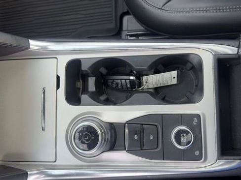 Used 2023 Ford Explorer XLT w/ Equipment Group 202A AWD/4WD image 15