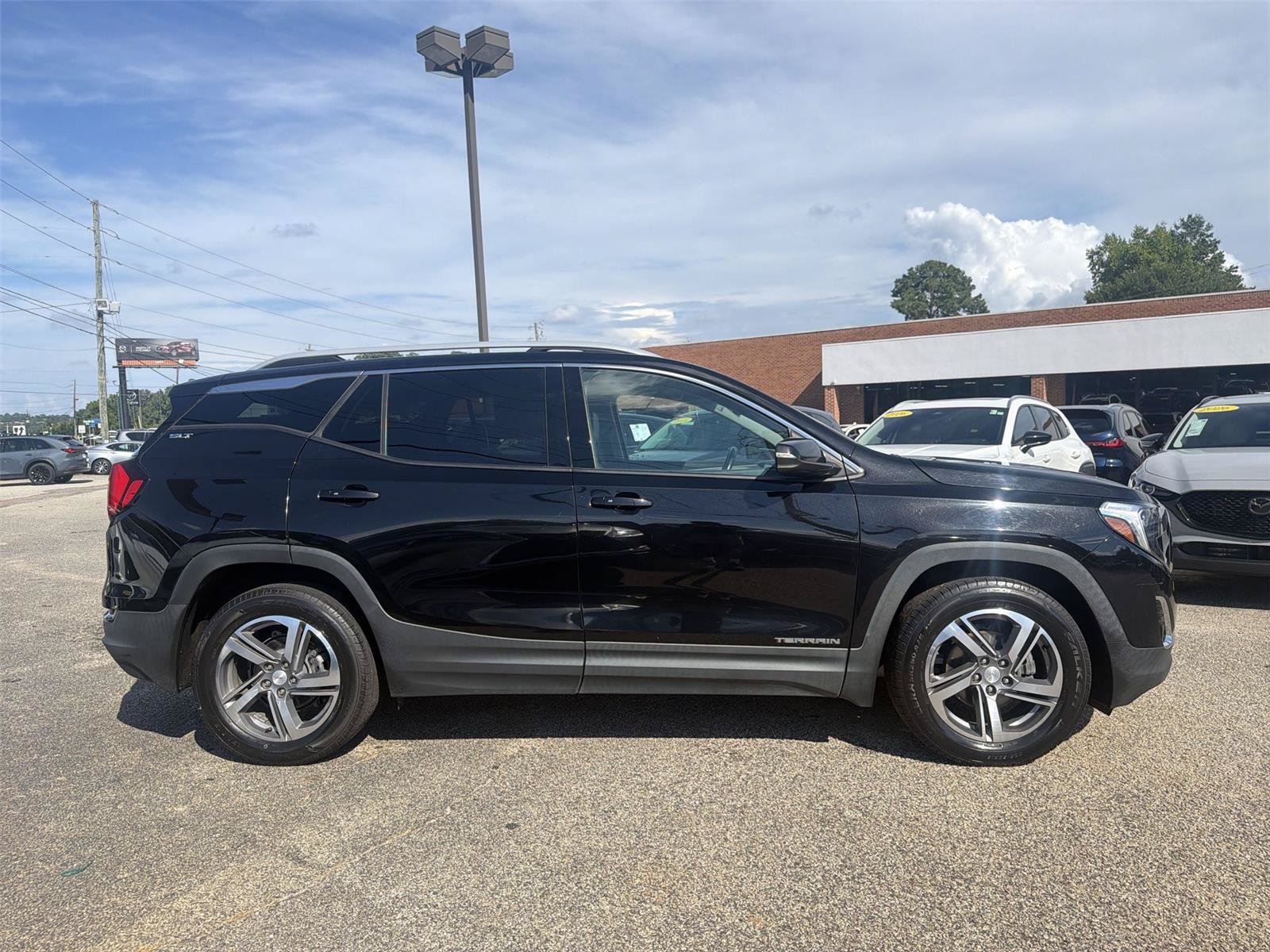 Used 2021 GMC Terrain SLT w/ Infotainment Package II FWD image 8