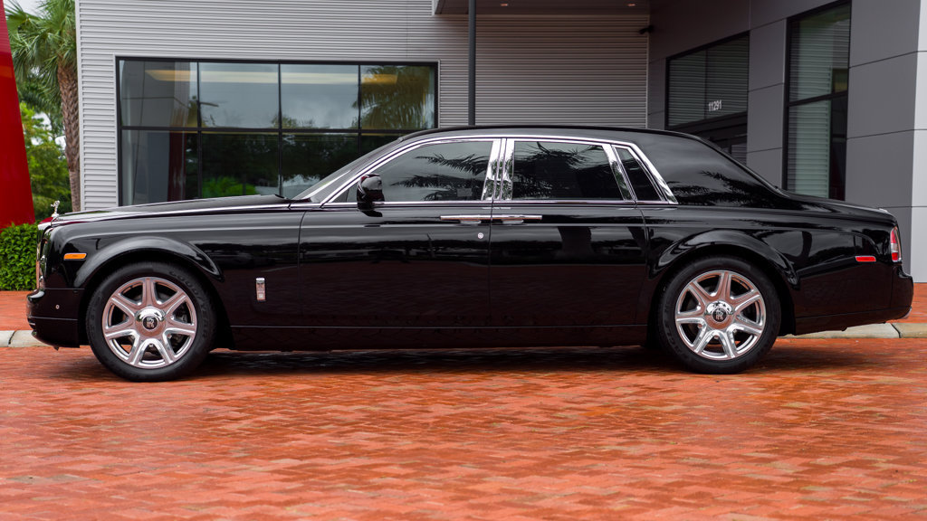 Used 2014 Rolls-Royce Phantom Sedan RWD image 4