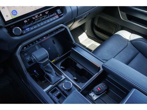 Used 2026 Toyota Sequoia Platinum AWD/4WD image 27
