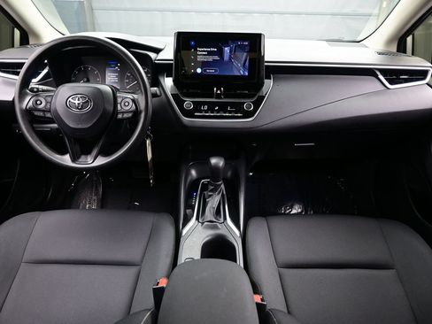 Used 2025 Toyota Corolla LE FWD image 16