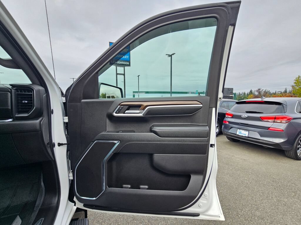 Certified 2023 Chevrolet Silverado 1500 RST w/ Z71 Off-Road Package AWD/4WD image 30