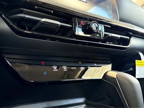 New 2026 Nissan Kicks SR w/ Cold Weather Package image 3