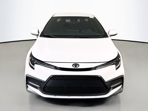 Used 2020 Toyota Corolla SE image 2