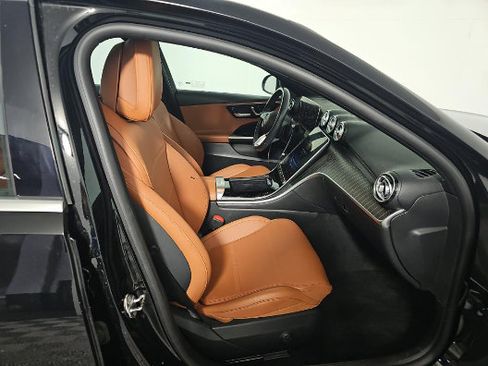 Used 2022 Mercedes-Benz C 300 Sedan w/ Exclusive Trim Package image 8