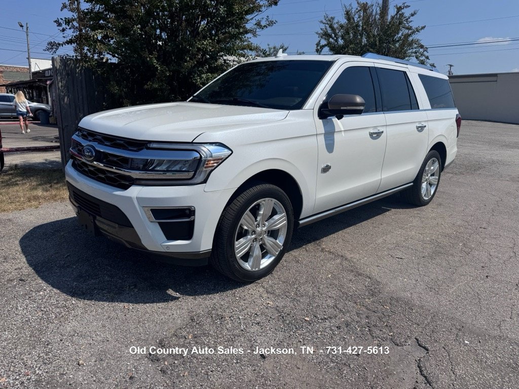 Used 2023 Ford Expedition Max King Ranch RWD image 2