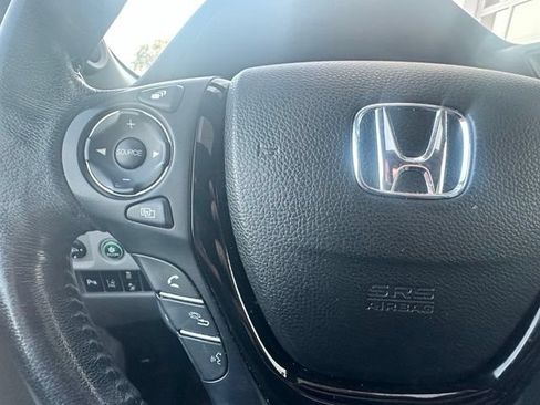 Used 2017 Honda Pilot Elite image 12
