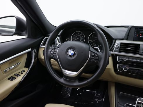 Used 2018 BMW 330i Sedan RWD image 10