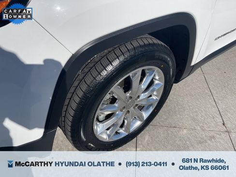 Used 2016 Jeep Cherokee Limited image 20