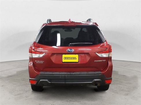 Used 2019 Subaru Forester Premium w/ All-Weather Package image 4