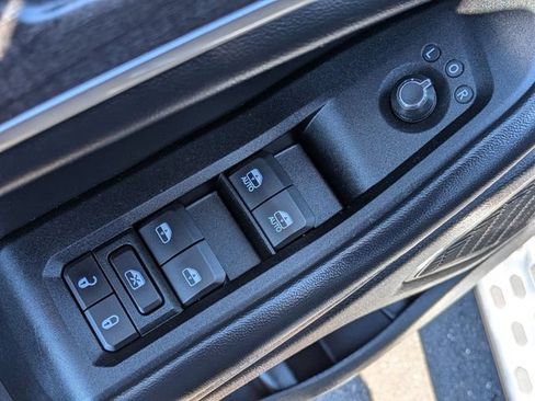 New 2023 Jeep Grand Cherokee Limited w/ Luxury Tech Group II AWD/4WD image 23
