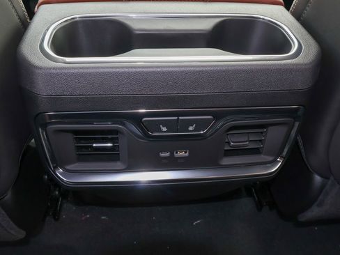 New 2026 GMC Sierra 3500 Denali Ultimate AWD/4WD image 13