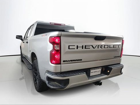 Used 2022 Chevrolet Silverado 1500 Custom AWD/4WD image 2
