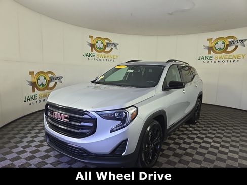 Used 2021 GMC Terrain SLE w/ Driver Convenience Package AWD/4WD image 3