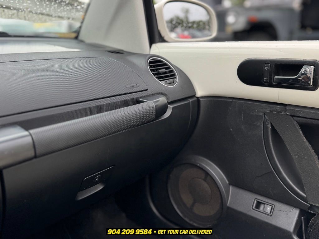 Used 2007 Volkswagen Beetle Triple White Edition FWD image 12