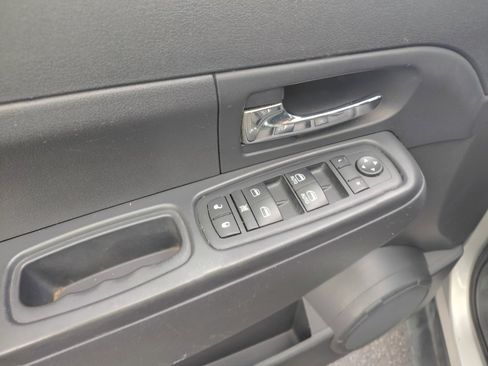 Used 2011 Jeep Liberty Sport image 9