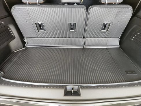 Used 2026 GMC Acadia Denali Ultimate w/ LPO, Floor Liner Package FWD image 33