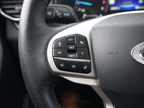 Used 2022 Ford Explorer XLT w/ Equipment Group 202A image 52