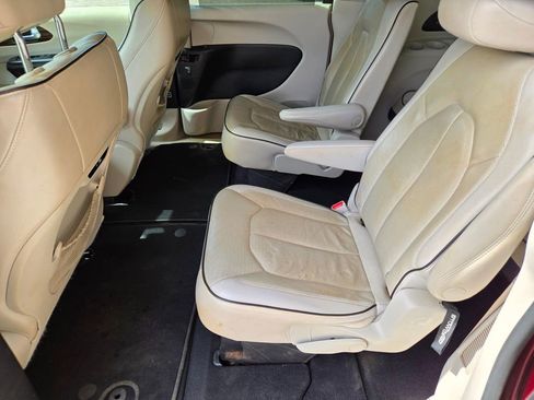 Used 2021 Chrysler Pacifica Limited w/ Premium & Safety Sphere Group AWD/4WD image 7