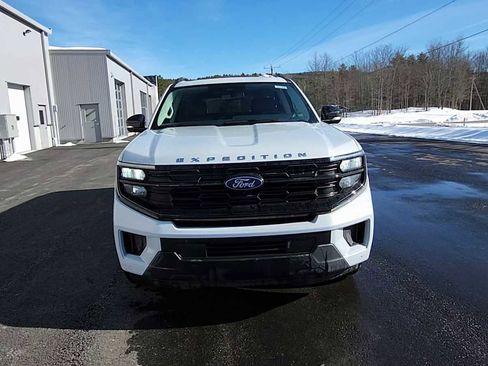 New 2026 Ford Expedition Active image 3