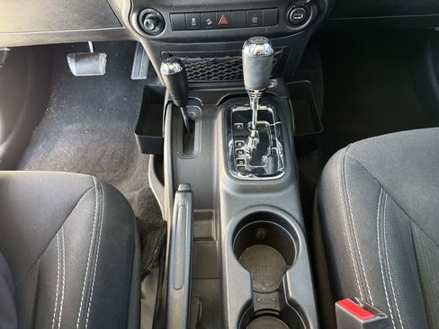 Used 2017 Jeep Wrangler Sahara w/ Connectivity Group image 28