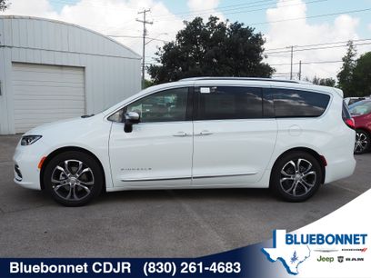 New 2026 Chrysler Pacifica Pinnacle