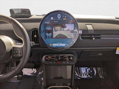 Used 2025 MINI Cooper 2-Door Hardtop image 13