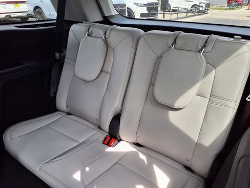 New 2026 Lincoln Aviator 2WD image 9