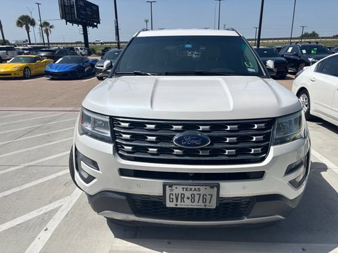 Used 2016 Ford Explorer Limited FWD image 2